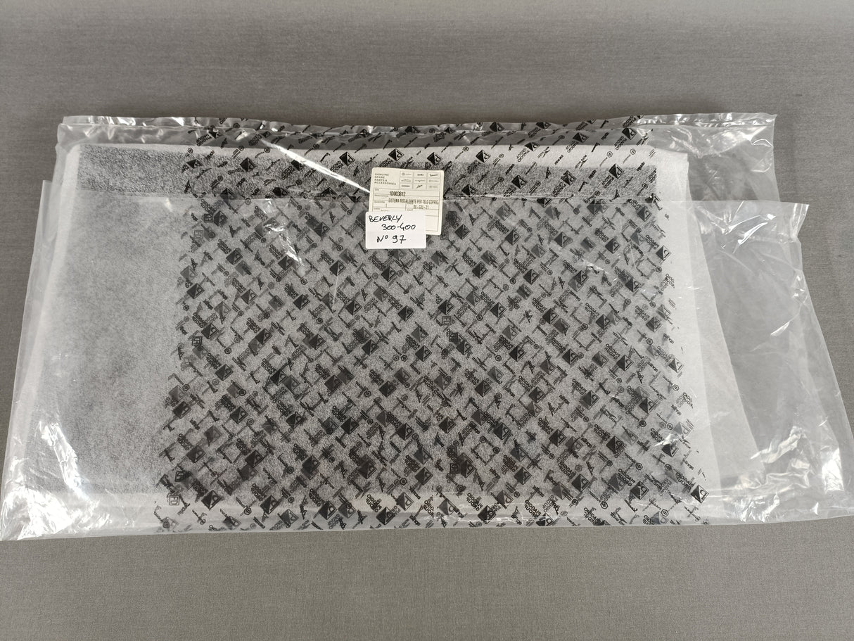 INSERT CHAUFFANT POUR TABLIER BEVERLY 300HPE 400HPE 400ABS 2021+ PIAGGIO / 1D003812