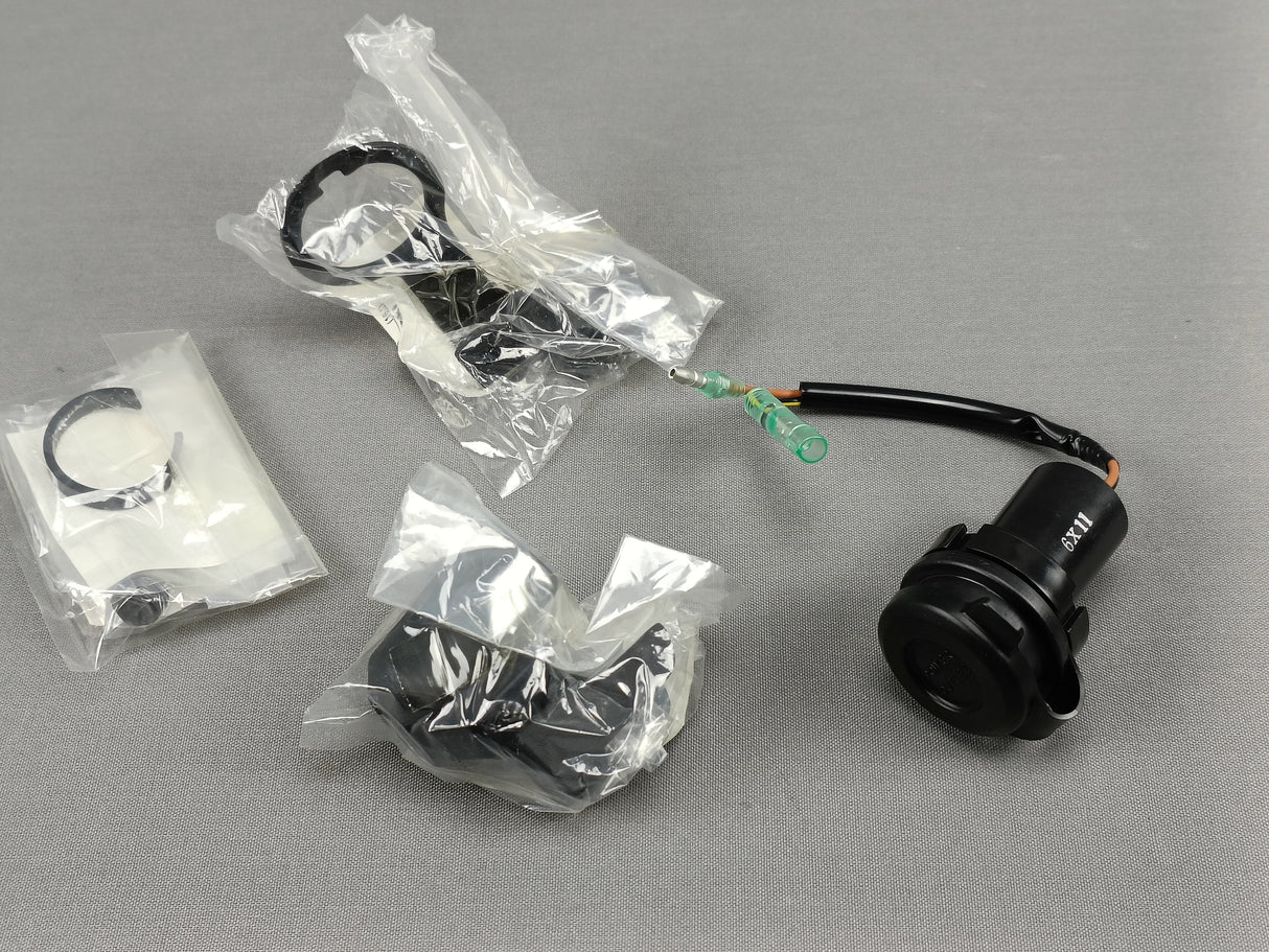 PRISE USB KAWASAKI OEM POUR VULCAN-S / 999940541