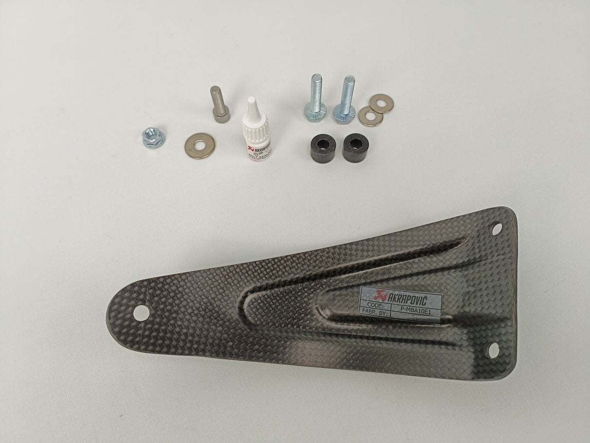 PATTE DE SILENCIEUX AKRAPOVIC CARBONE APRILIA RSV4-TUONO / 606314M OU P-MBA10R7