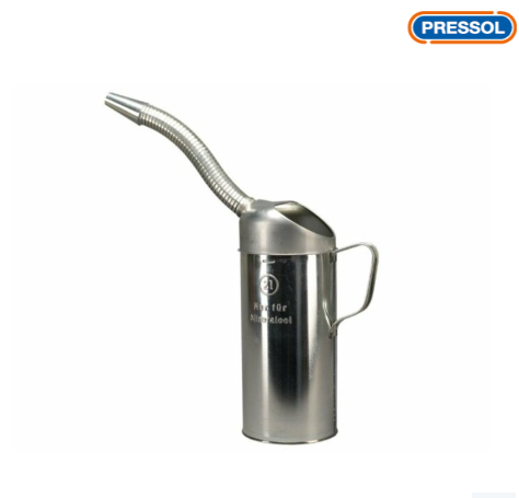 BROC EN FER 2LITRES AVEC BEC VERSEUR FLÉXIBLE / 07643