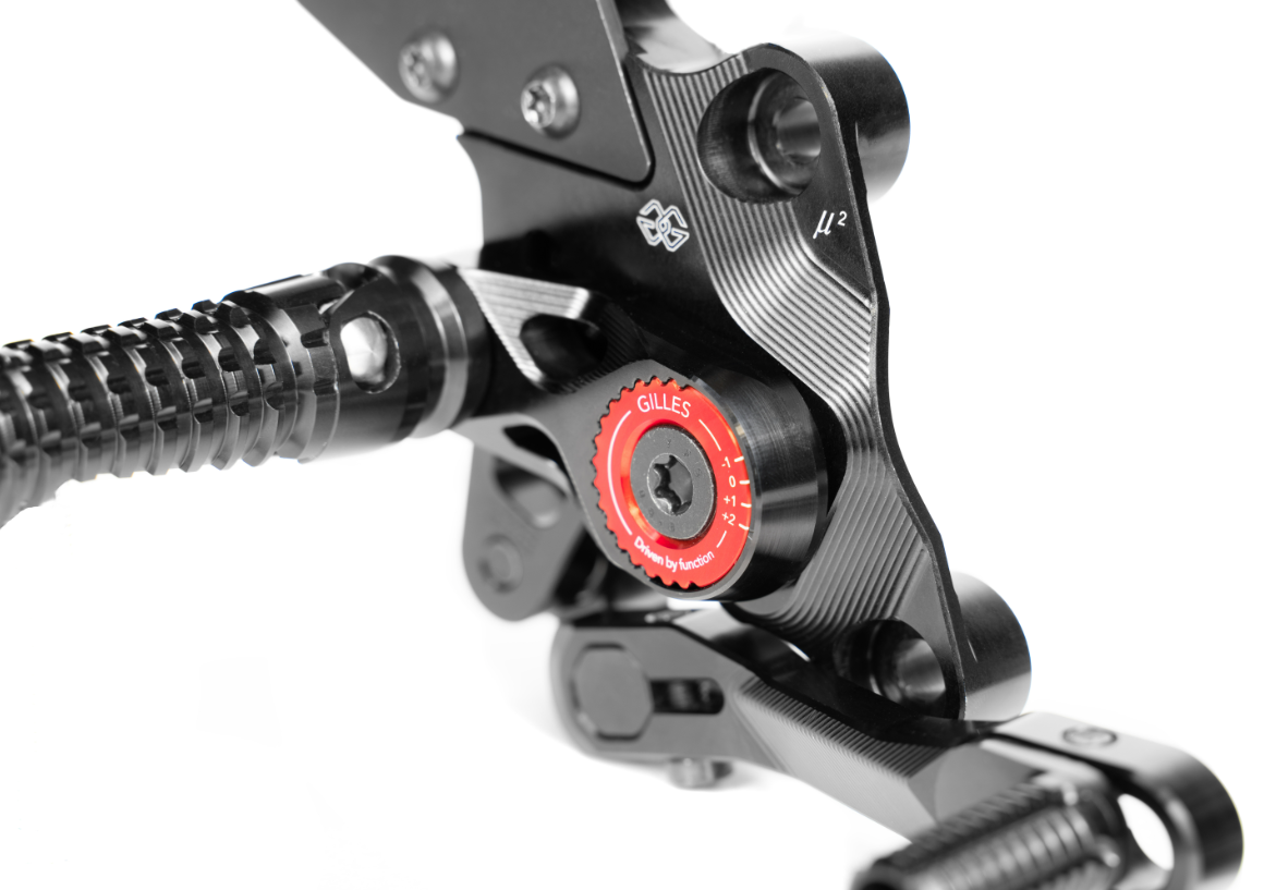 COMMANDES RECULÉES SUZUKI GSX-R 1300 HAYABUSA 2021 À 2025 GILLES TOOLING EN ALUMINIUM RÉGLABLES HOMOLOGUÉES / RGMUE2-S03-B