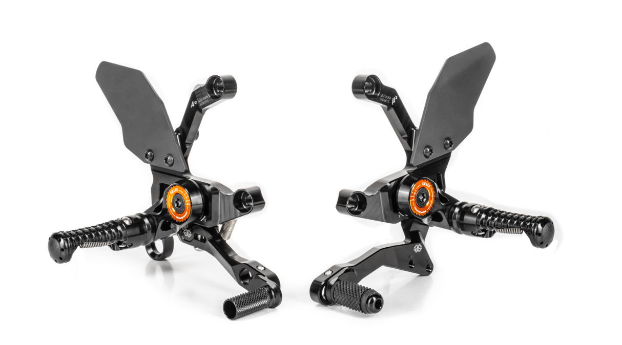 COMMANDES RECULÉES KTM SUPER DUKE 1290 R 2020 À 2025 GILLES TOOLING EN ALUMINIUM RÉGLABLES HOMOLOGUÉES / RGMUE2-KT01.B