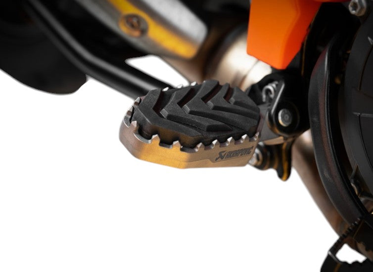 REPOSE-PIEDS AKRAPOVIC EN TITANE GASGAS ES700-HUSQVARNA 701-NORDEN 901-KTM 690 ENDURO-790 890 990 1090 1190 1290 1390 ADVENTURE R S-SUPER ADVENTURE R S / RAF-KTM12T1