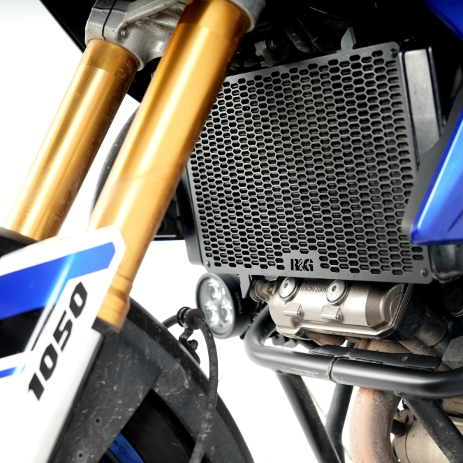 GRILLE PROTECTION DE RADIATEUR D'EAU V-STROM 1050 ET V-STROM 1050 DE 2023 À 2025 SUZUKI R&G RACING / RRRAD0360PROBK