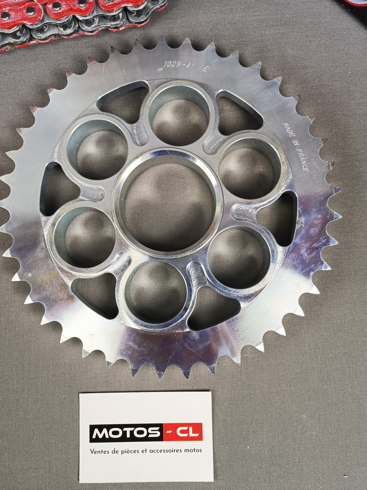 KIT CHAINE 16X41 AVEC CHAINE RK ROUGE ULTRA RENFORCÉE PANIGALE V4 et V4S DUCATI 2018-2024 FRANCE ÉQUIPEMENT / 179750.172