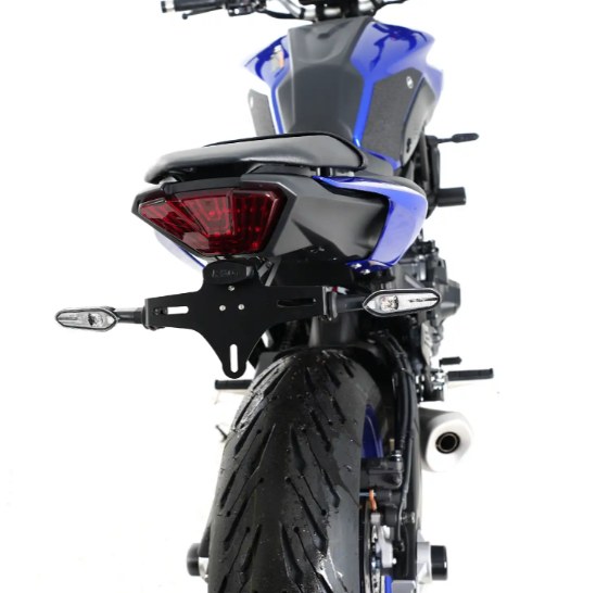 SUPPORT DE PLAQUE YAMAHA MT07 2021 À 2024 R&G RACING / RRLP0313BK