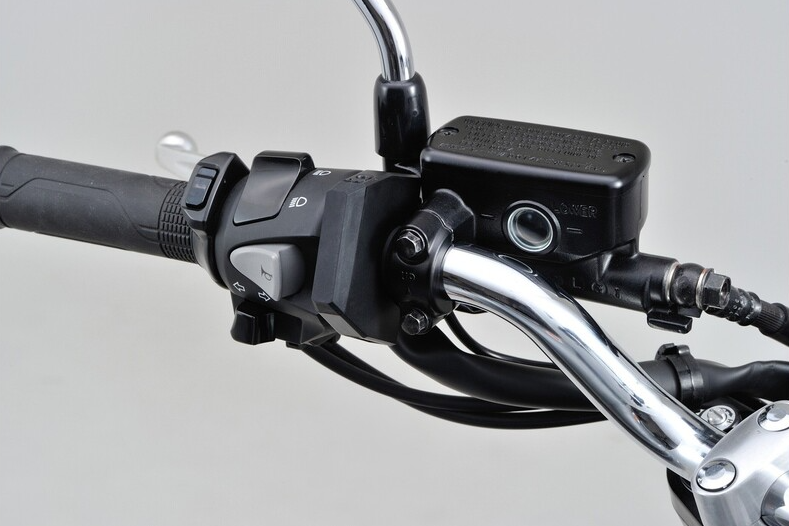 PRISE ALIMENTATION DOUBLE USB SLIM 12V FIXATION GUIDON Ø22MM À Ø25,4MM DAYTONA / RD89372