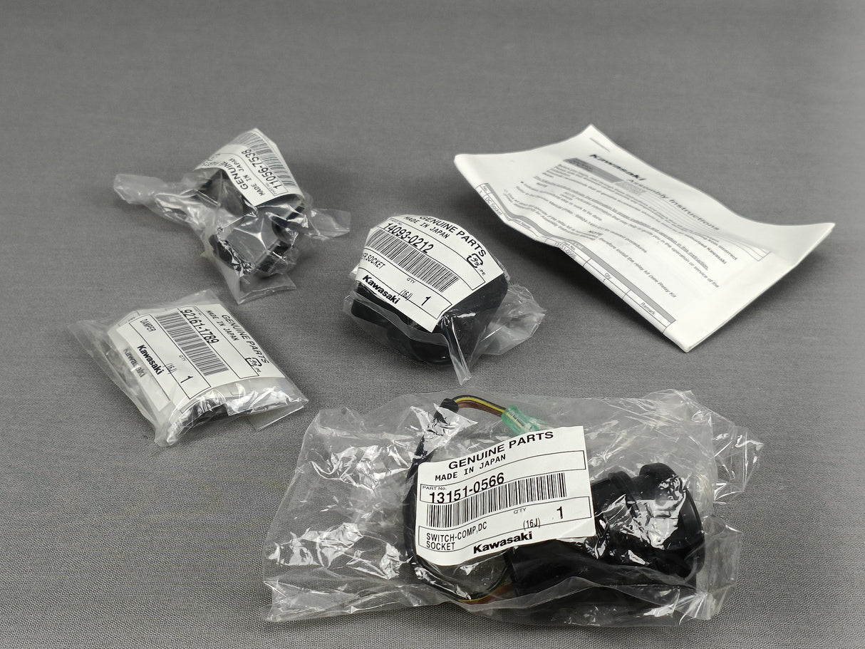 PRISE USB KAWASAKI OEM POUR VULCAN-S / 999940541