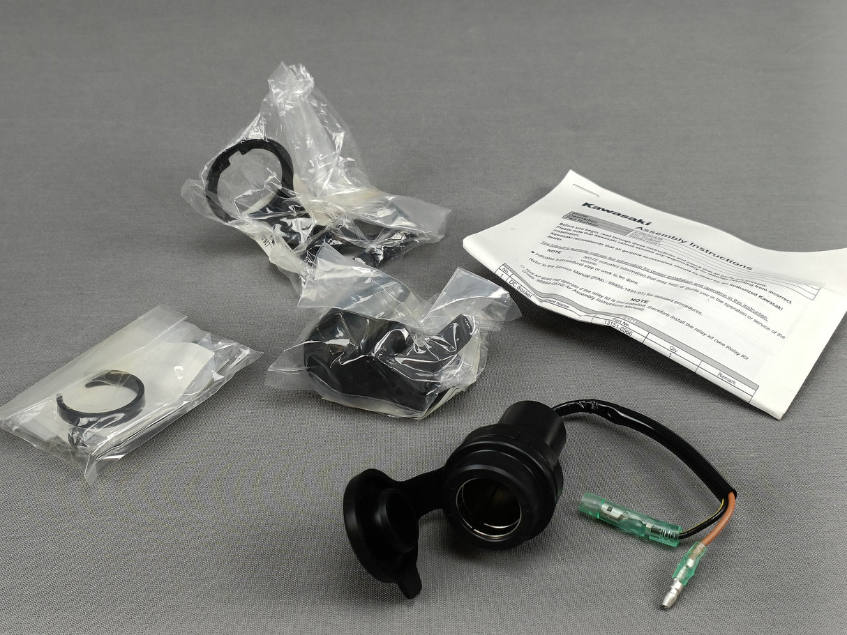 PRISE USB KAWASAKI OEM POUR VULCAN-S / 999940541