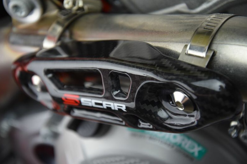 PROTECTION ÉCHAPPEMENT SCAR UNIVERSELLE EN CARBONE / RSCUHP