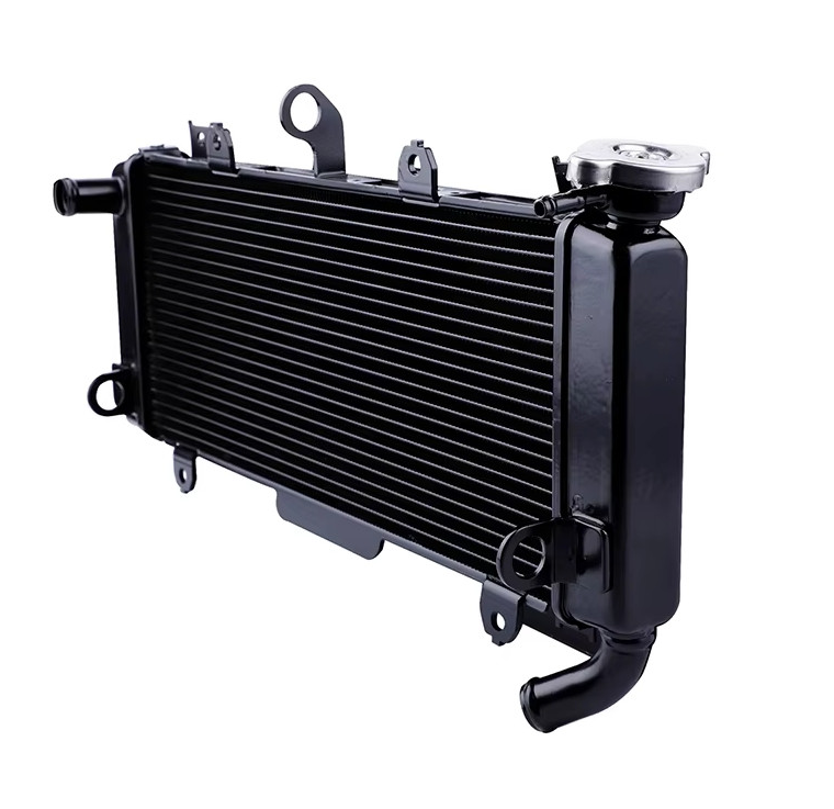 RADIATEUR D'EAU DE REMPLACEMENT EN ALUMINIUM TYPE ORIGINE POUR KAWASAKI Z650 ET NINJA650 2017 À 2024 BRAZOLINE / RBRA1255