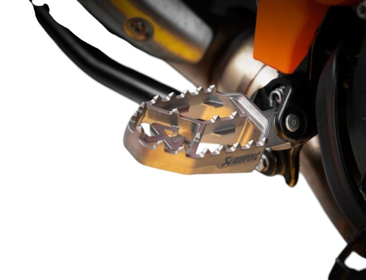 REPOSE-PIEDS AKRAPOVIC EN TITANE GASGAS ES700-HUSQVARNA 701-NORDEN 901-KTM 690 ENDURO-790 890 990 1090 1190 1290 1390 ADVENTURE R S-SUPER ADVENTURE R S / RAF-KTM12T1