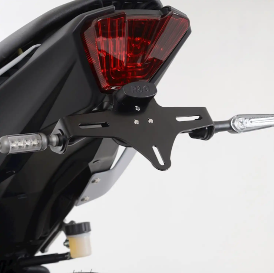 SUPPORT DE PLAQUE YAMAHA MT07 2021 À 2024 R&G RACING / RRLP0313BK