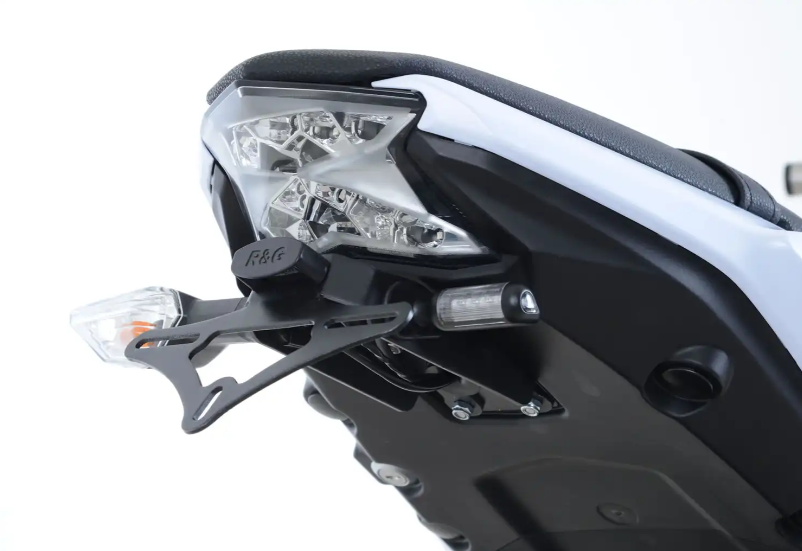 SUPPORT DE PLAQUE KAWASAKI Z650 ET NINJA 650 2017 À 2024 R&G RACING / RRLP0214BK