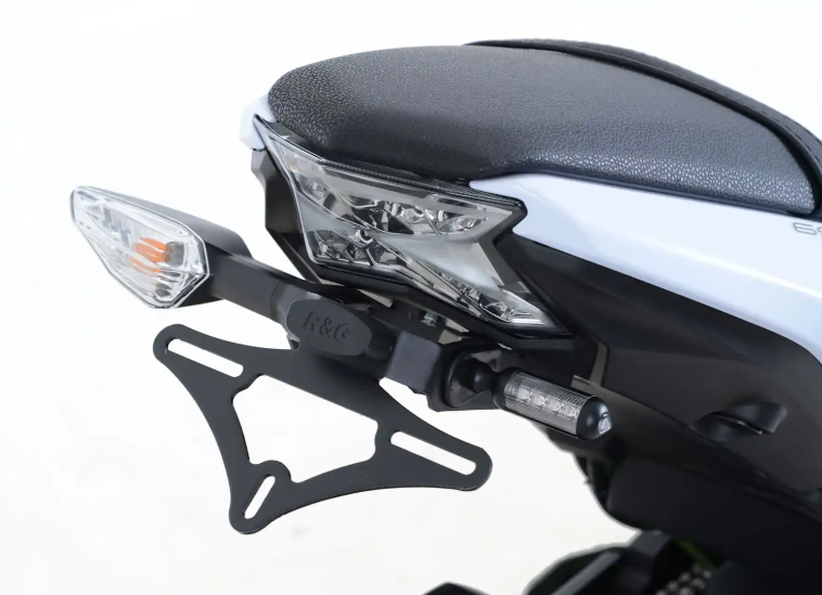 SUPPORT DE PLAQUE KAWASAKI Z650 ET NINJA 650 2017 À 2024 R&G RACING / RRLP0214BK