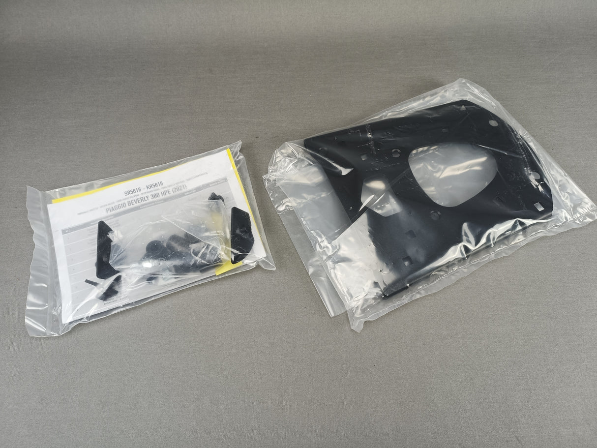 SUPPORT TOP CASE GIVI BEVERLY 300 400 HPE 2021 À 2024 PIAGGIO / RGSR5616