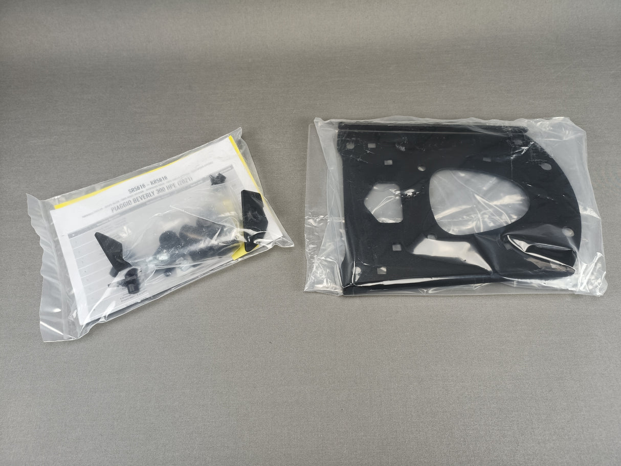 SUPPORT TOP CASE GIVI BEVERLY 300 400 HPE 2021 À 2024 PIAGGIO / RGSR5616