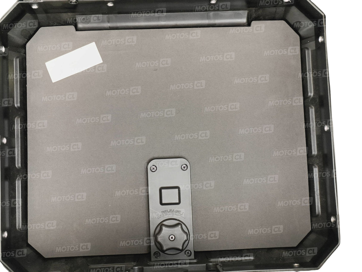 TOP CASE GIVI ALPINA 44 LITRES EN ALUMINIUM NATUREL AVEC SYSTÈME DE FERMETURE CRABLOCK ET PLATINE UNIVERSELLE MONOLOCK / RGALP44A