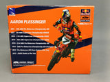 MINIATURE MOTOCROSS KTM 450SX-F FACTORY RACING TEAM 2022 N°7 ARON PLESSINGER 1/12ÈME / RN085-58363