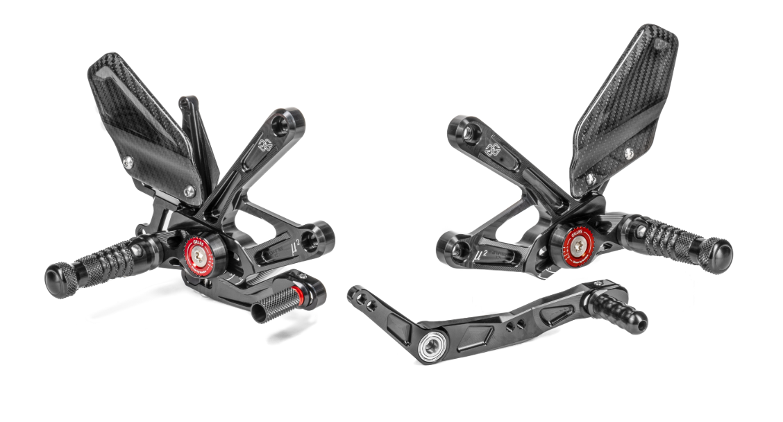 COMMANDES RECULÉES YAMAHA YZF-R1 2015 À 2024 ET YZF-R1 GYTR 2023 À 2025 ET YZF-R1 M 2015 À 2022 GILLES TOOLING EN ALUMINIUM RÉGLABLES HOMOLOGUÉES / RGMUE2-Y01.B