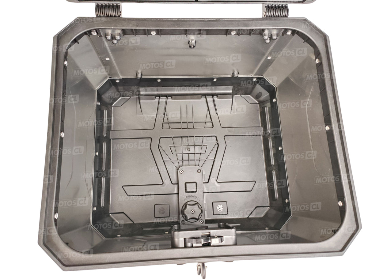 TOP CASE GIVI ALPINA 44 LITRES EN ALUMINIUM NATUREL AVEC SYSTÈME DE FERMETURE CRABLOCK ET PLATINE UNIVERSELLE MONOLOCK / RGALP44A