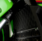 GRILLE PROTECTION DE RADIATEUR D'EAU ZX4R ET ZX40RR 2023 À 2025 R&G RACING / RRRAD0333PROBK