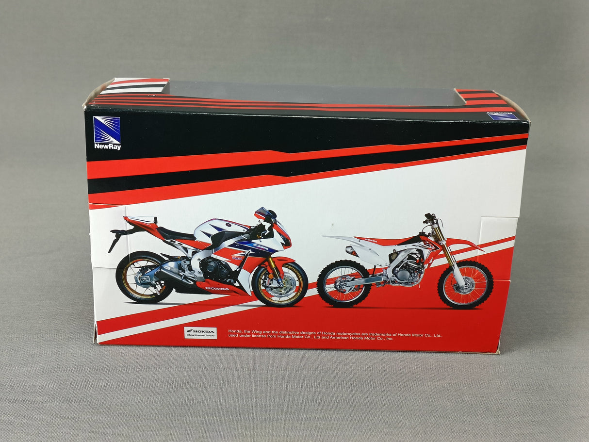 MINIATURE MOTO HONDA CBR1000 1/12ÈME / RN085-57793