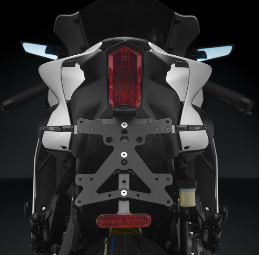 SUPPORT DE PLAQUE YAMAHA YZF R7 2021 À 2024 HOMOLOGUÉ RIZOMA / RRPT233B