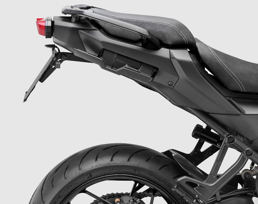 SUPPORT DE PLAQUE YAMAHA TRACER 9 2021 À 2025-TRACER 9 GT 2021 À 2024-TRACER 9GT+ 2023 À 2024 HOMOLOGUÉ RIZOMA / RRPT234B
